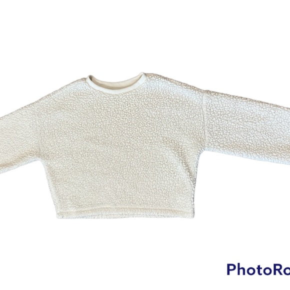 Girls Old Navy cream colored cropped sweatshirt sz 8 - Picture 2 of 6